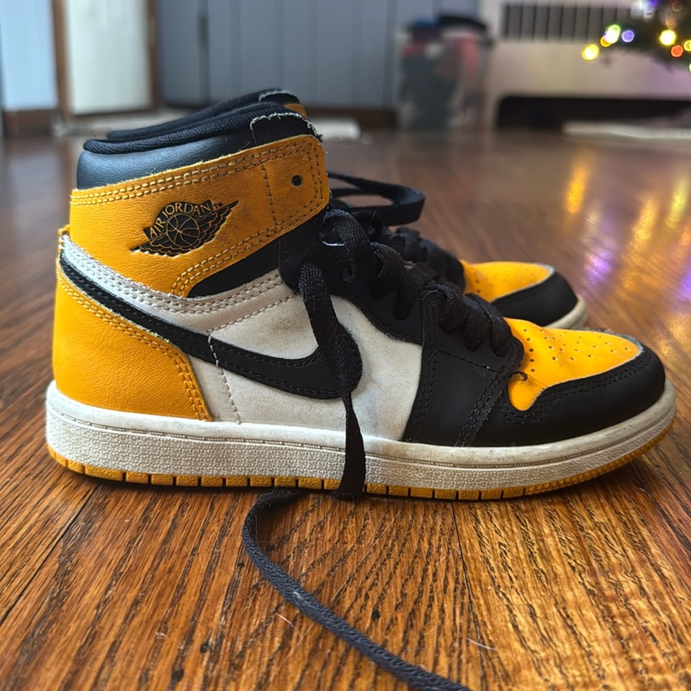 Nike Air Jordan- little kids- excellent condition!